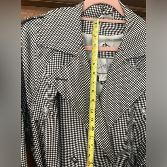 LA VOGUE long black and white checkered trench coat with front tie - Picture 7 of 15